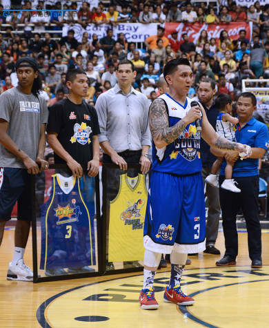 jimmy-alapag-jersey-retirement