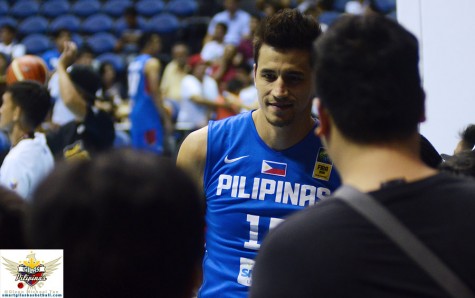 Marc Pingris with Gilas fans